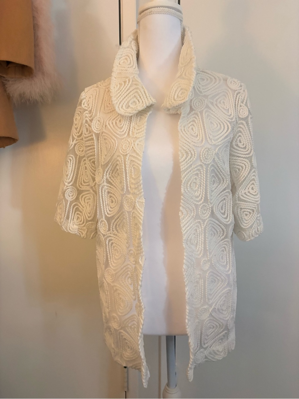Vintage Women’s Cream Textured Open-Front Sweater Cardigan